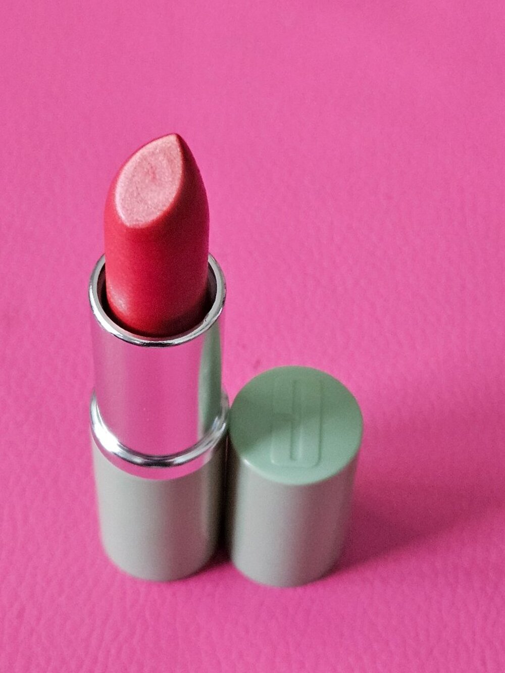 Clinique Dramatically Different Lipstick Sugared Grapefruit – New